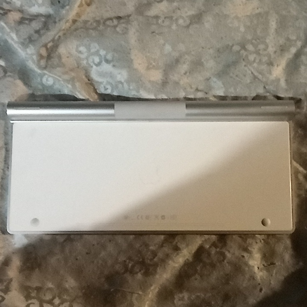 Apple Magic Keyboard - Picture 2 of 3